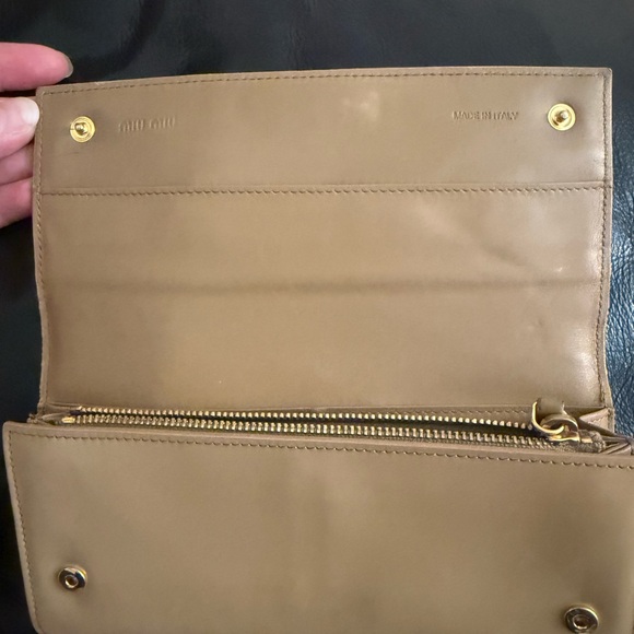 Authentic Miu Miu wallet - Picture 5 of 8